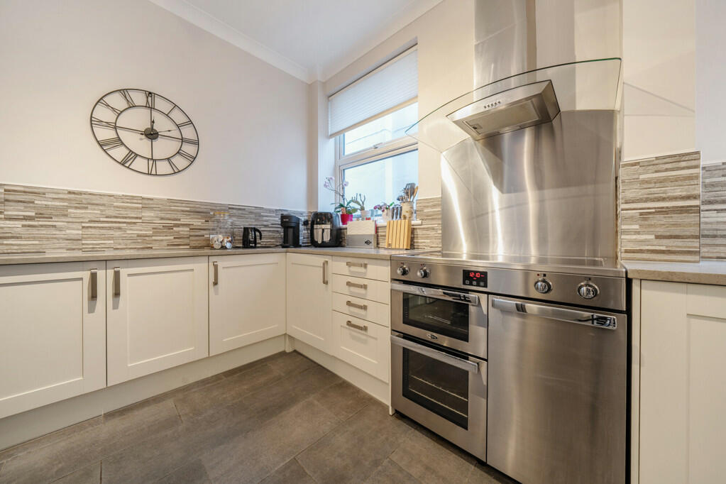 Additional property image - Avenue Road, Kent