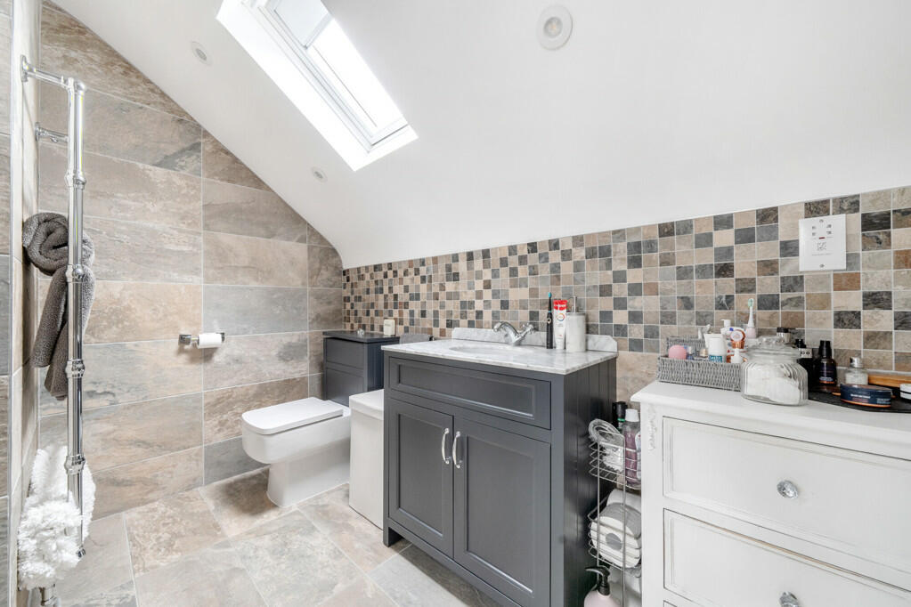 Additional property image - Avenue Road, Kent