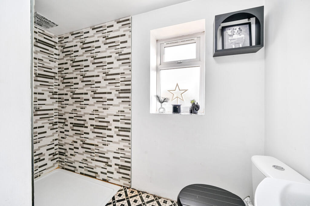 Additional property image - Silver Spring Close, Erith