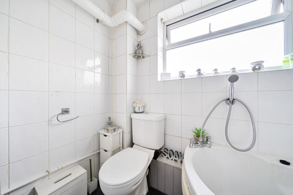 Additional property image - Silver Spring Close, Erith