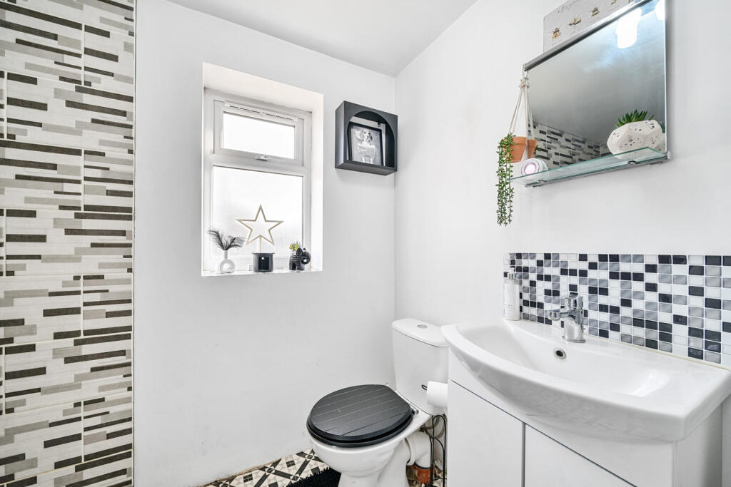 Additional property image - Silver Spring Close, Erith