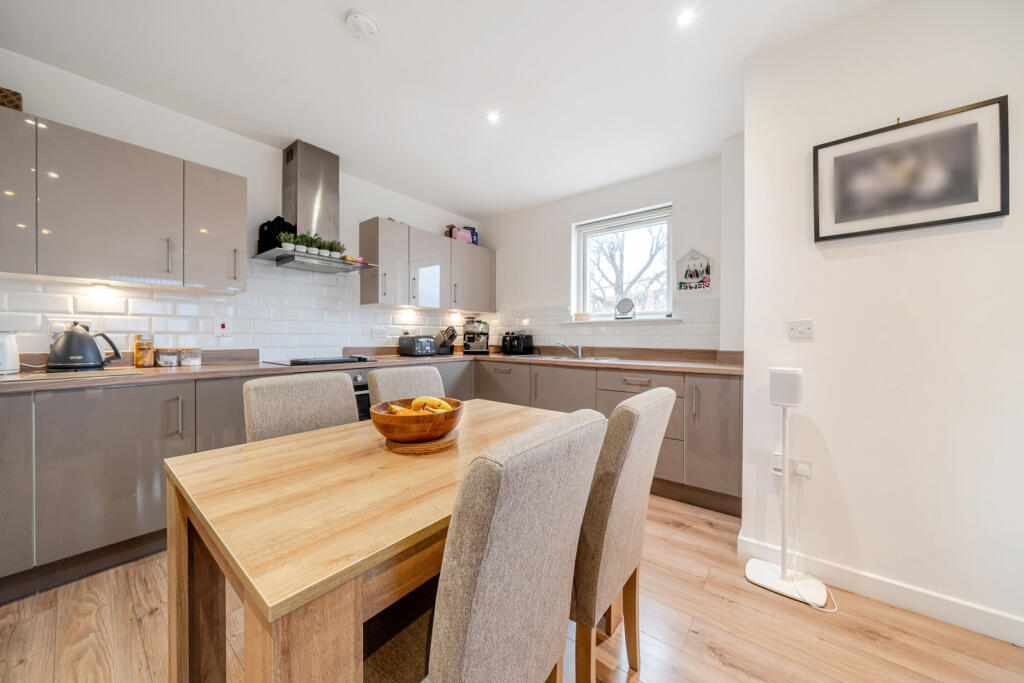 Additional property image - Erith High Street, Erith