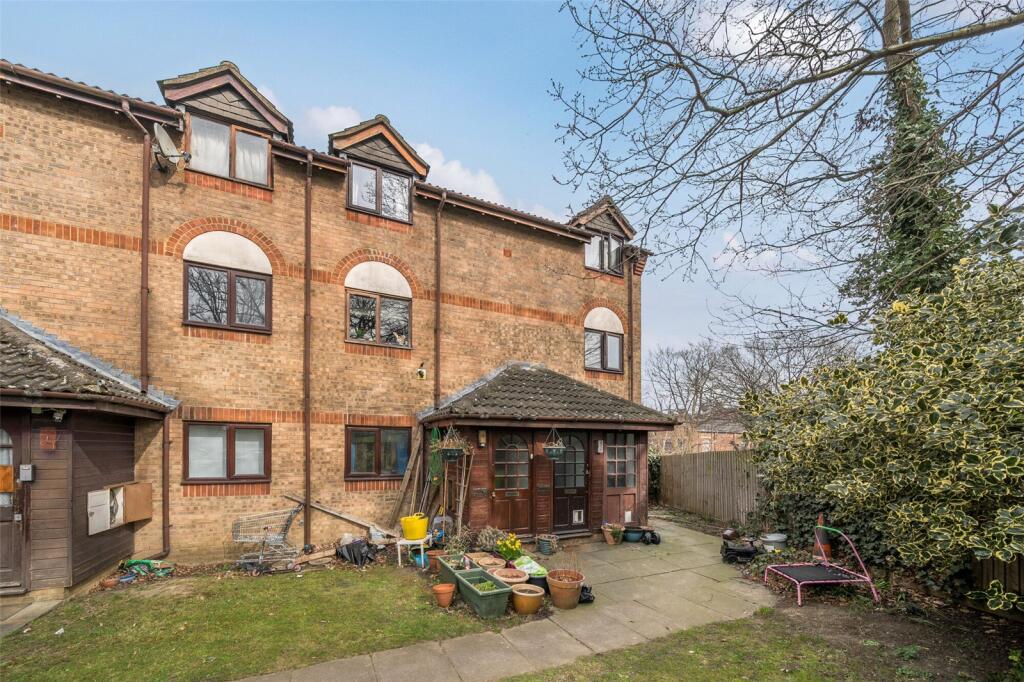 Main image of property: Hawthorn Place, Erith