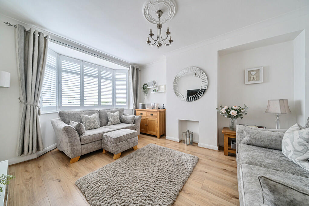 3 bedroom terraced house for sale in Waite Davies Road, Lee, SE12