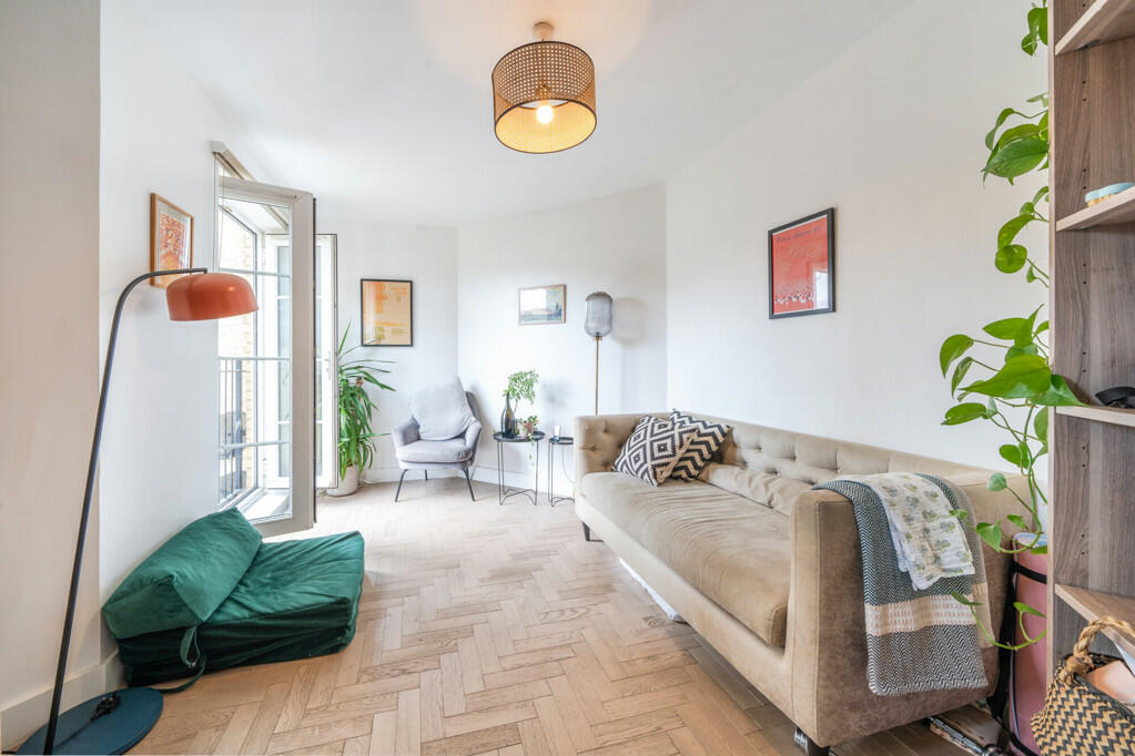 1 bedroom apartment for sale in Kelly Avenue, Peckham, London, SE15
