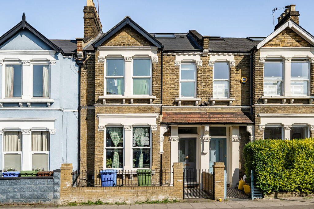 Main image of property: Ivydale Road, London