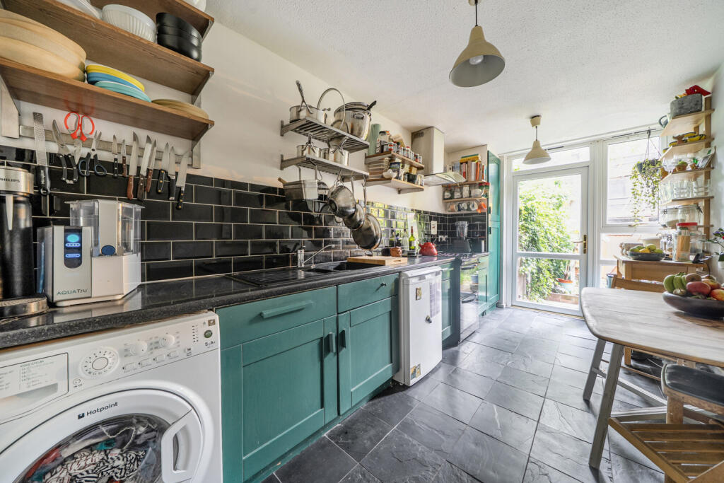Main image of property: Wivenhoe Close, London