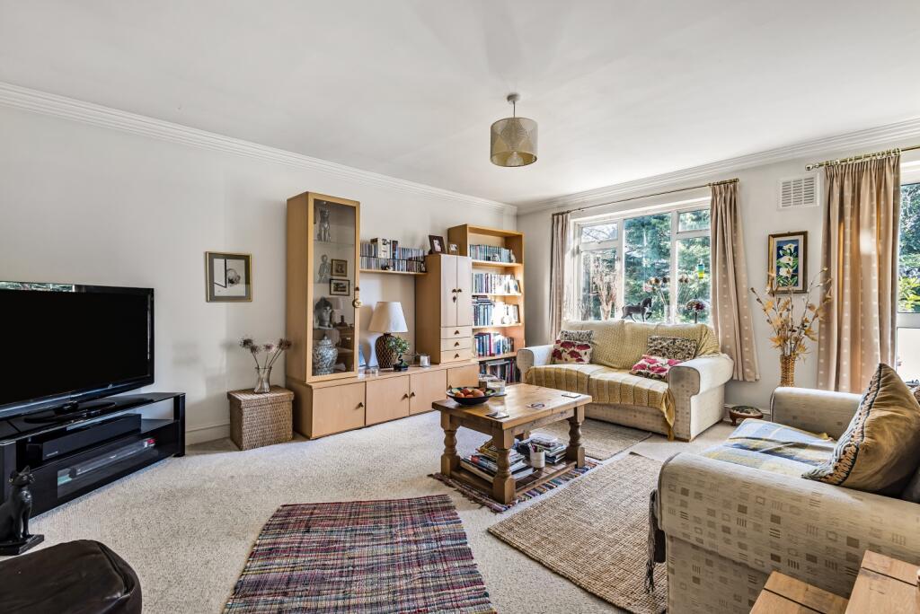 2 bedroom apartment for sale in Eglinton Hill, London, SE18