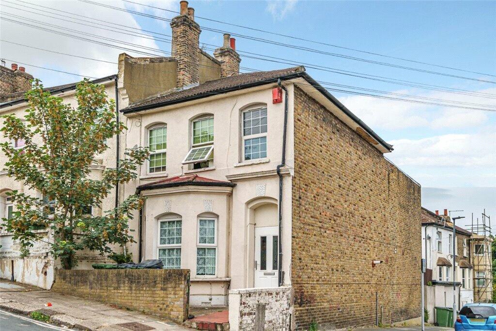4 bedroom end of terrace house for sale in Elmdene Road, London, SE18