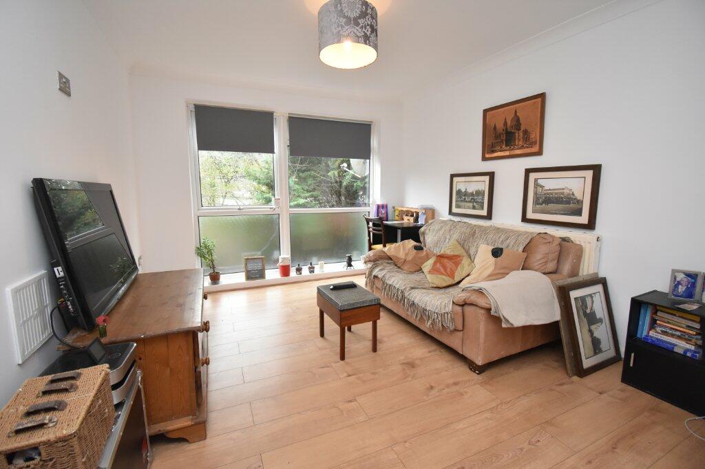 1 bedroom apartment for sale in Eglinton Hill, Shooters Hill, SE18