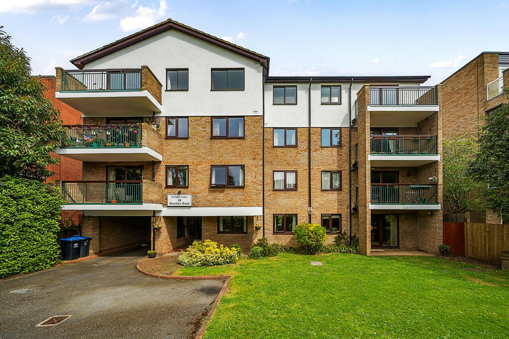 2 bedroom apartment for sale in Brackley Road, Beckenham, BR3