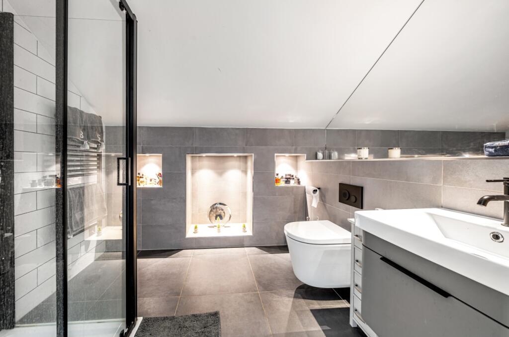 Additional property image - Elmers End Road, Beckenham