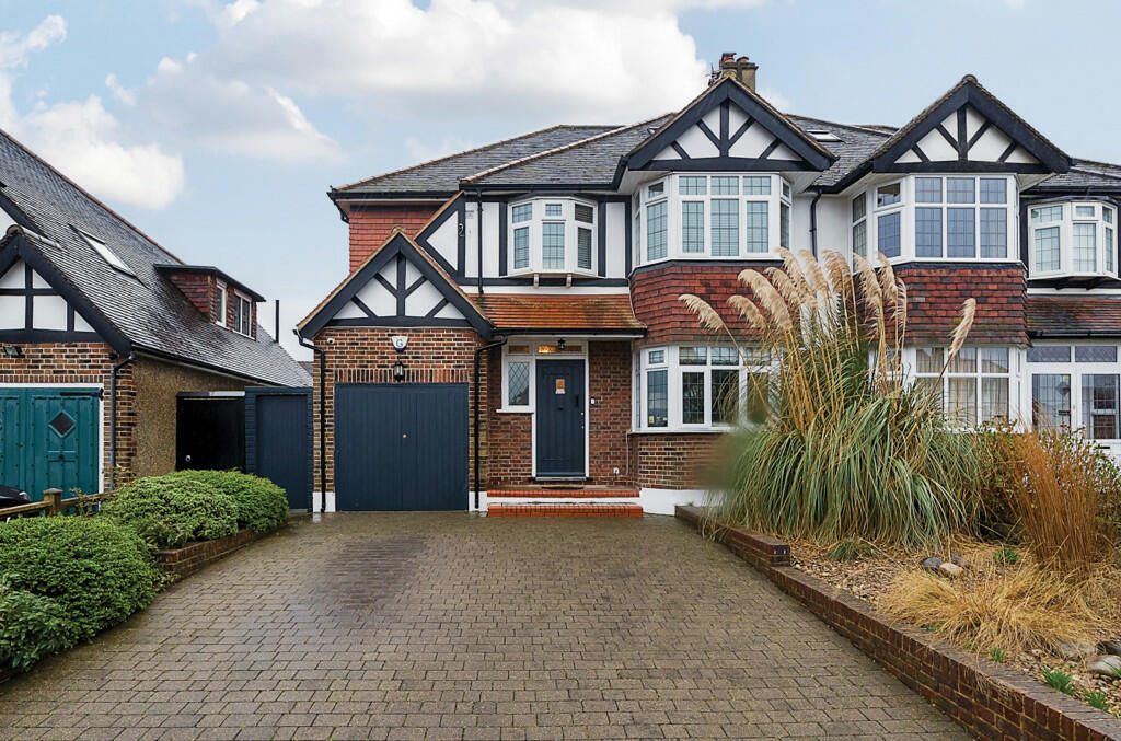 4 bedroom semidetached house for sale in Forest Ridge, Beckenham, Kent