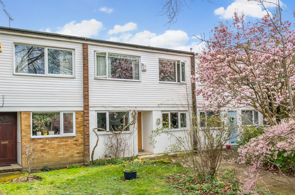 4 bedroom terraced house for sale in Wanstead Road, Bromley, BR1