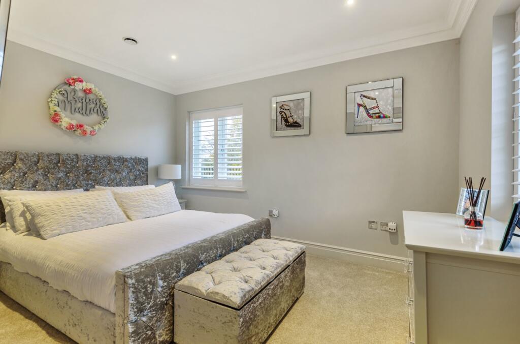 Additional property image - Willoughby Lane, Bromley, Kent