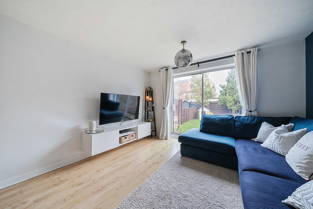 Additional property image - Bell Cottages, Woldham Road, Bromley
