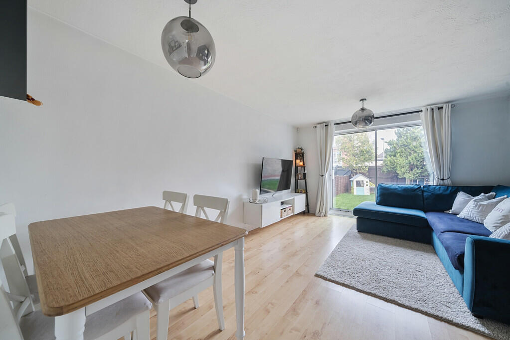 Additional property image - Bell Cottages, Woldham Road, Bromley