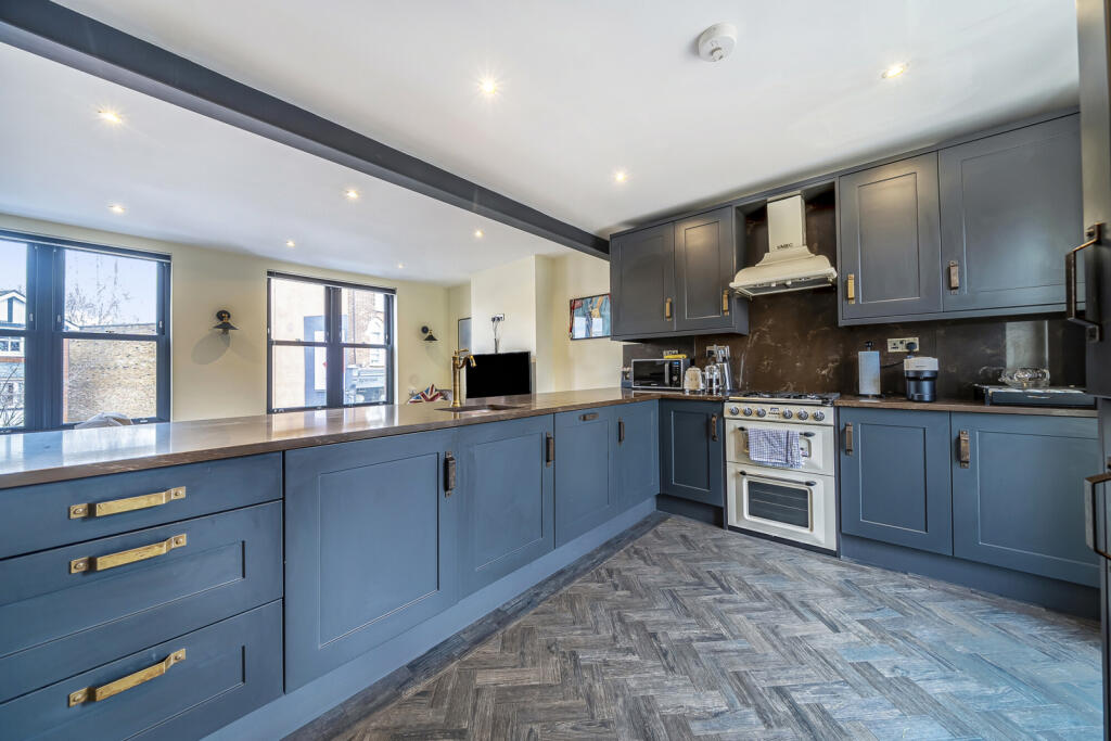 Additional property image - Plaistow Lane, Bromley