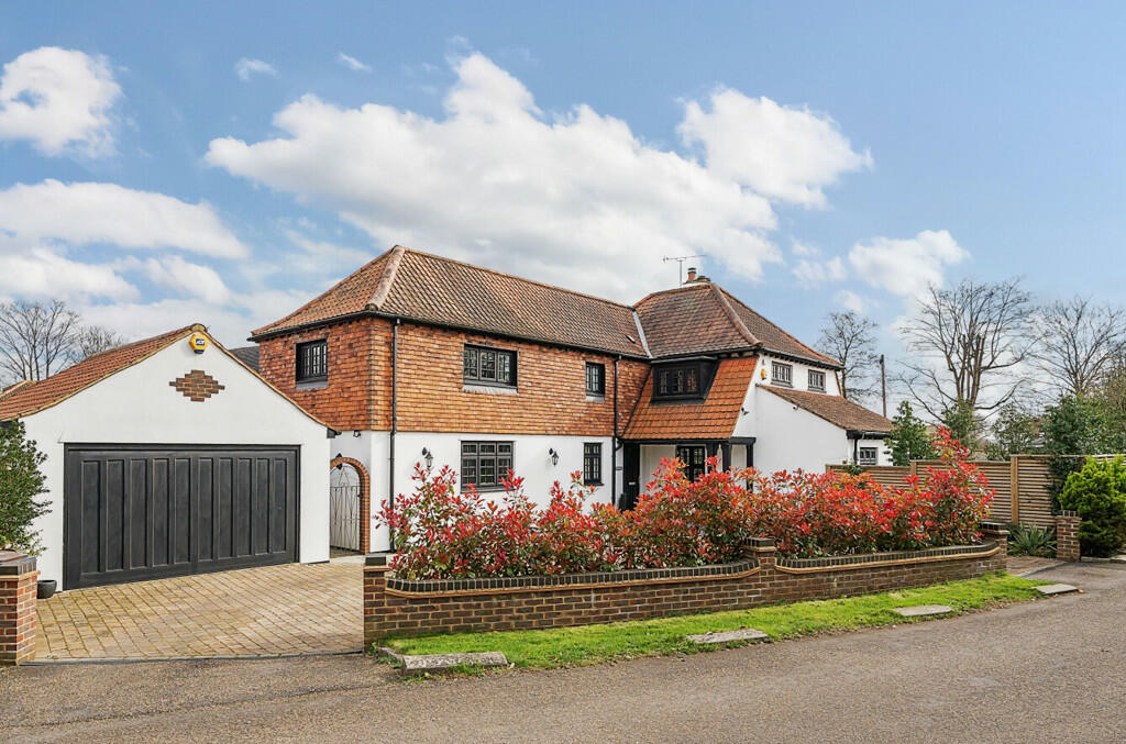 4 bedroom detached house for sale in The Drive, Chislehurst, Kent, BR7