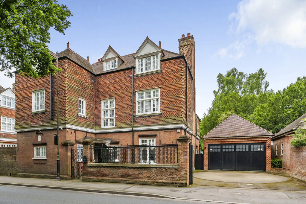 Main image of property: St. Pauls Cray Road, Chislehurst