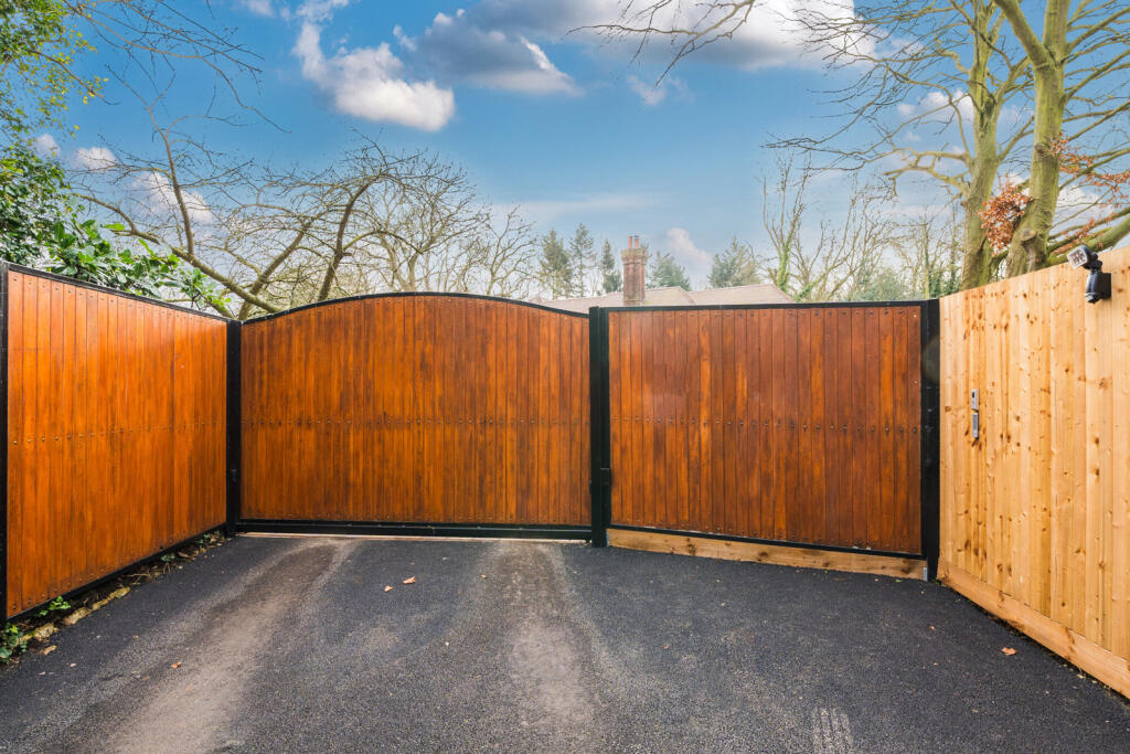 Additional property image - Nash Lane, Keston