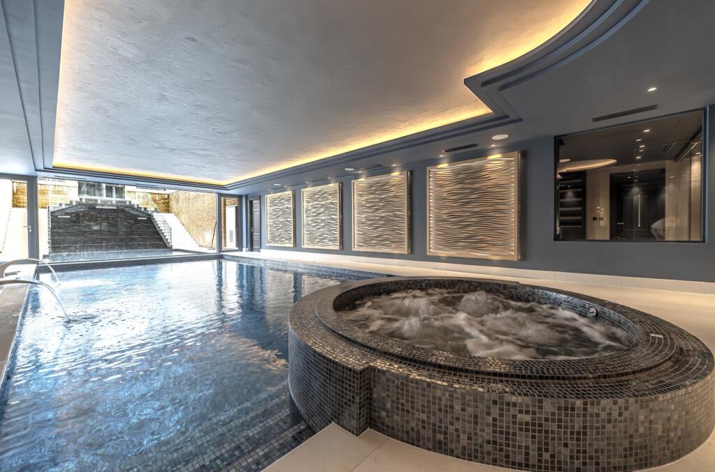 Additional property image - Holwood Park Avenue, Keston Park, Locksbottom