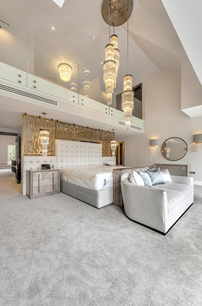 Additional property image - Holwood Park Avenue, Keston Park, Locksbottom