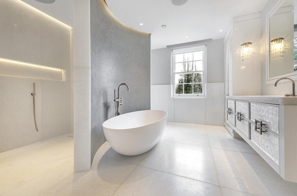 Additional property image - Holwood Park Avenue, Keston Park, Locksbottom