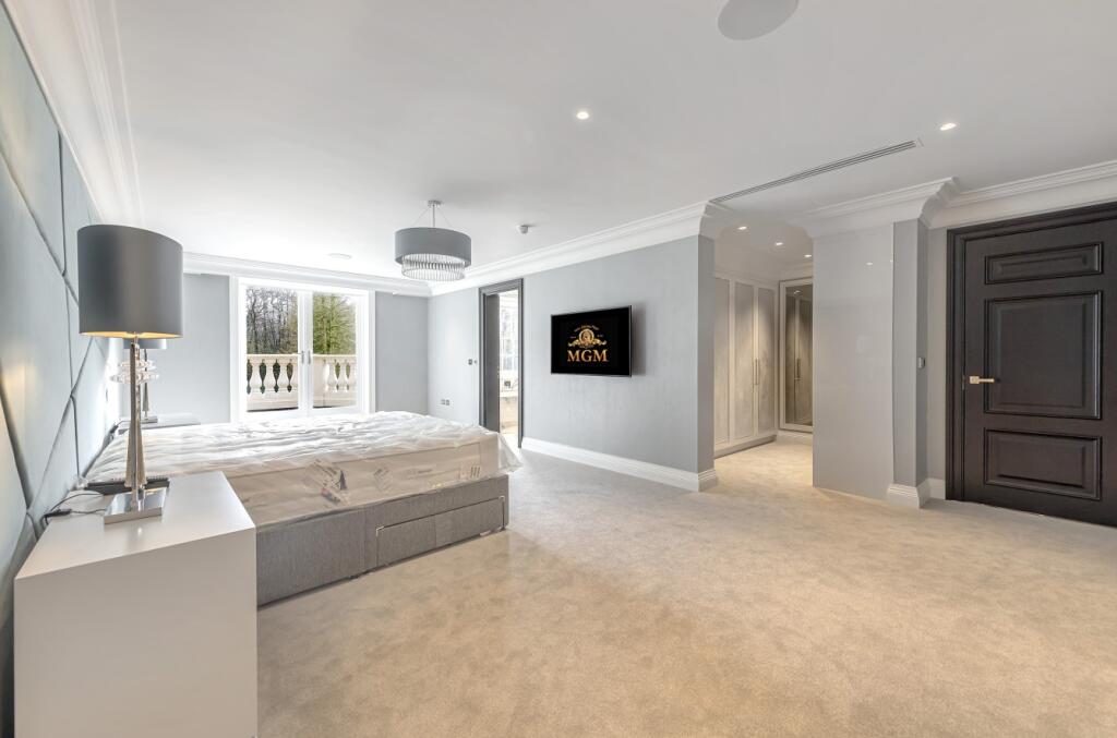 Additional property image - Holwood Park Avenue, Keston Park, Locksbottom