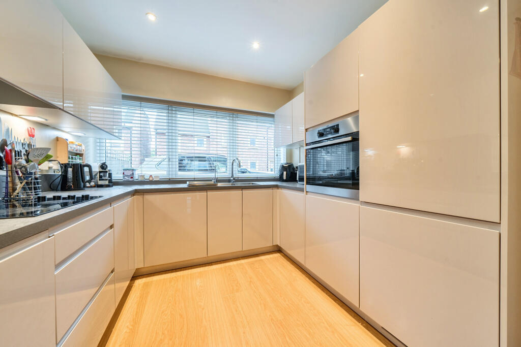 Additional property image - Cottonwood Close, Orpington