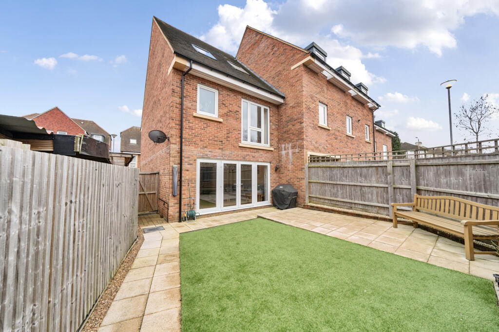 Additional property image - Cottonwood Close, Orpington