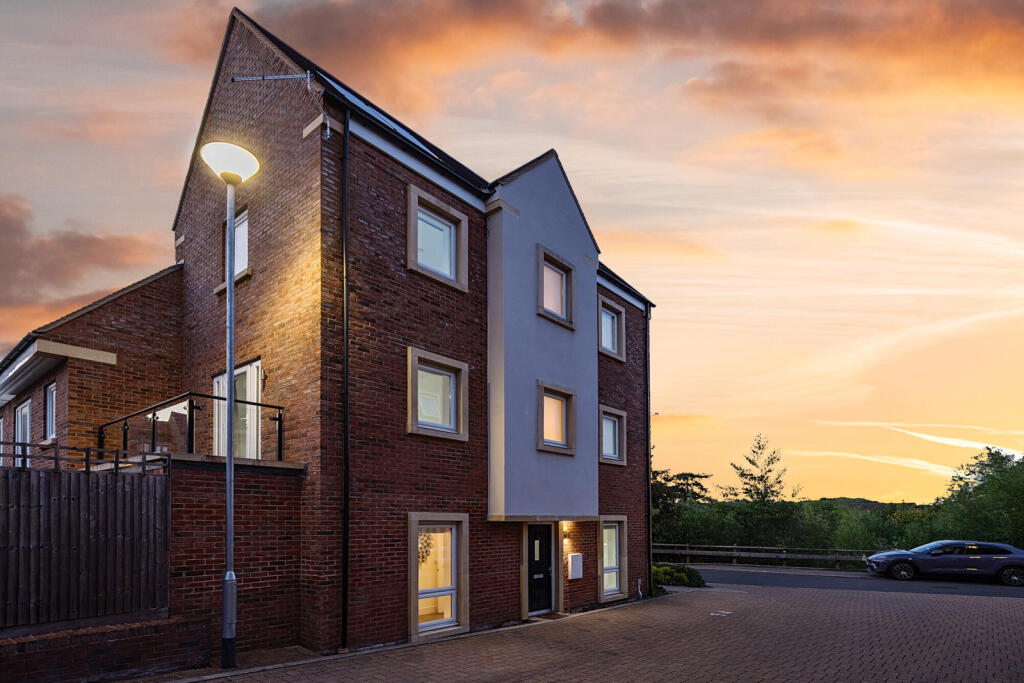 Main image of property: Cottonwood Close, Orpington