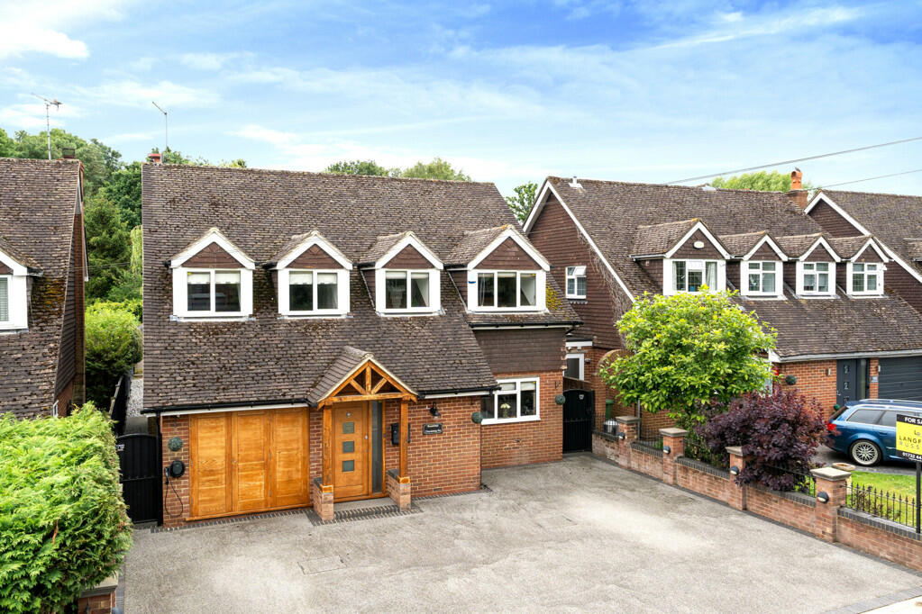 4 bedroom detached house for sale in Chevening Road, Chipstead