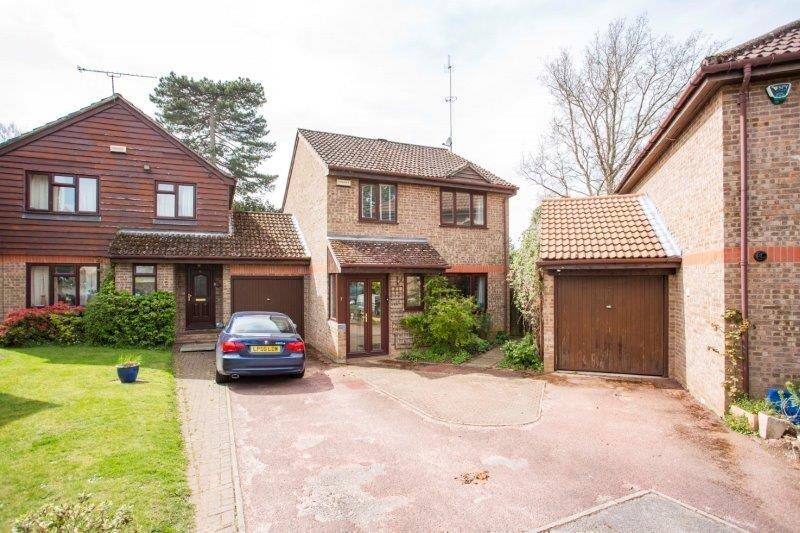 3 bedroom detached house for sale in Thicketts, Sevenoaks, TN13