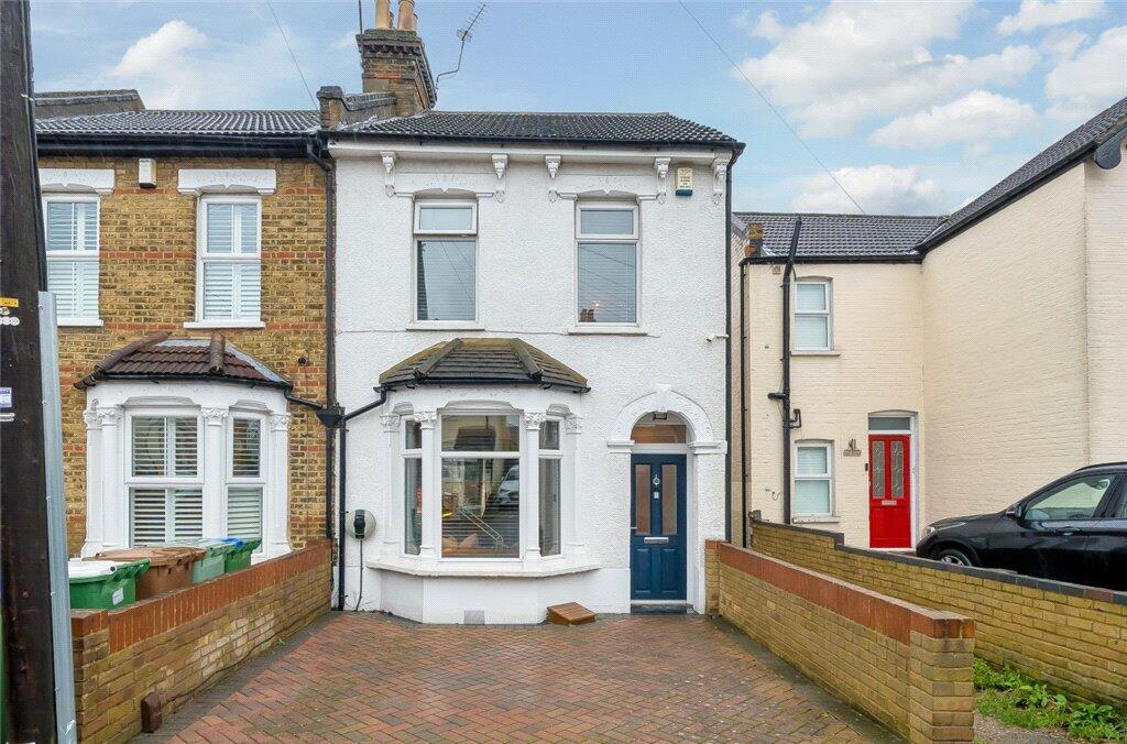 3 bedroom end of terrace house for sale in Birkbeck Road, Sidcup, DA14