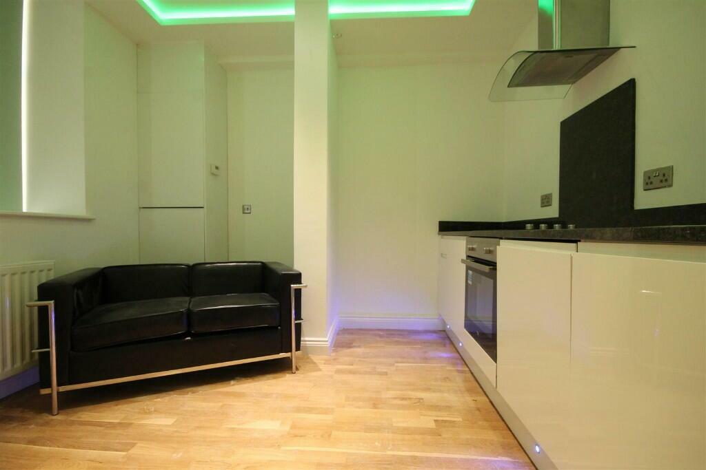 1 bedroom flat for rent in (BILLS INCLUDED) Falconars House, Newcastle