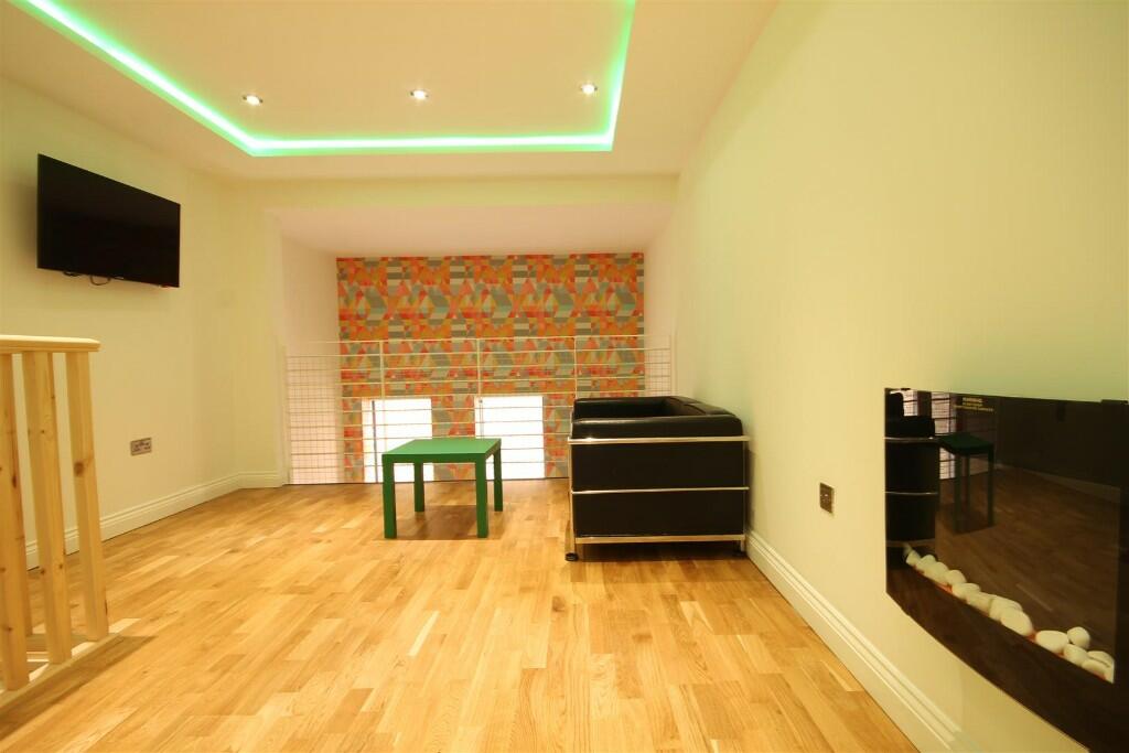 1 bedroom flat for rent in (BILLS INCLUDED) Falconars House, Newcastle
