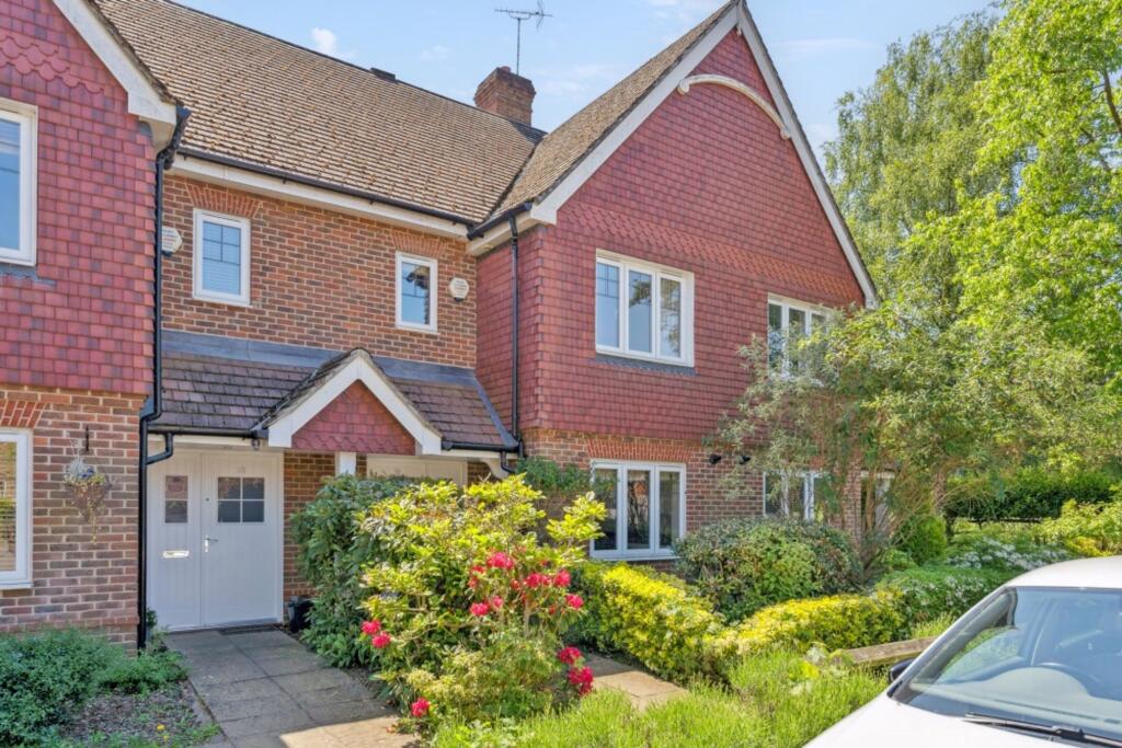 Main image of property: Hedgerley Lane, Gerrards Cross, SL9