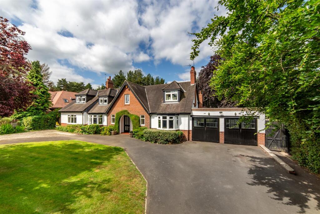 Main image of property: Eastern Way, Darras Hall, NE20