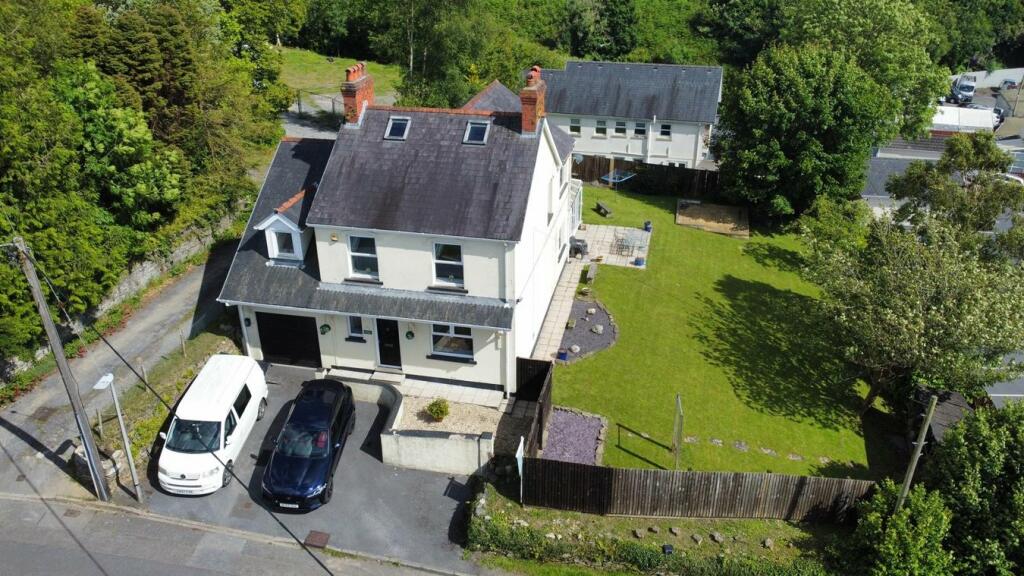 5 bedroom detached house for sale in Highland Terrace, Pontarddulais, Swansea, SA4