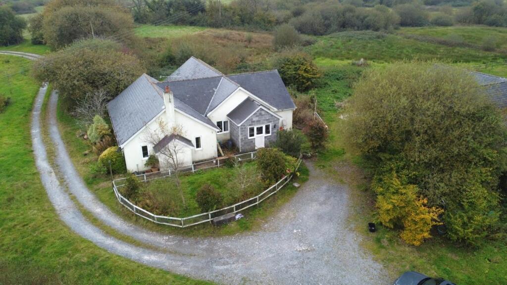 Main image of property:  Meinciau, Kidwelly, SA17