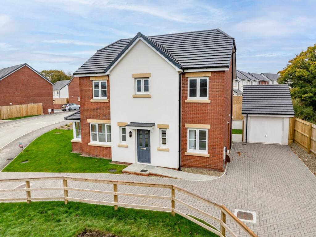 4 bedroom detached house