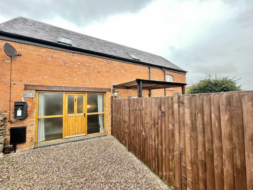 3 bedroom detached house for sale in Cross Street, Enderby, Leicester, LE19