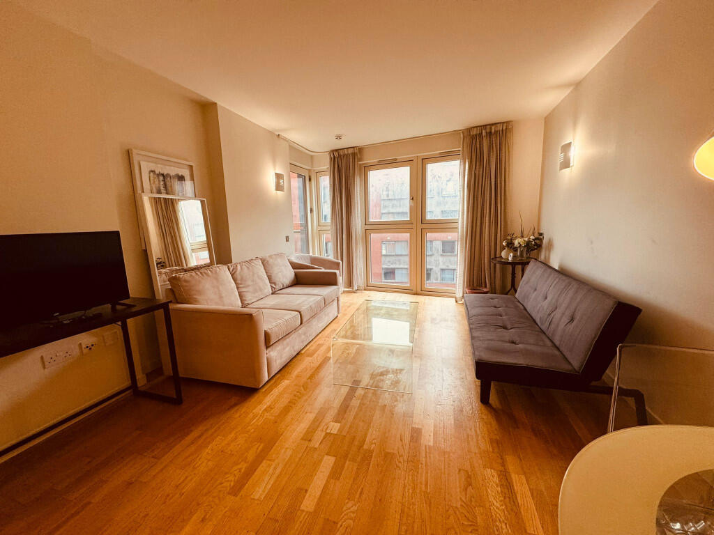 Main image of property: New Providence Wharf, Fairmont Avenue, London, E14