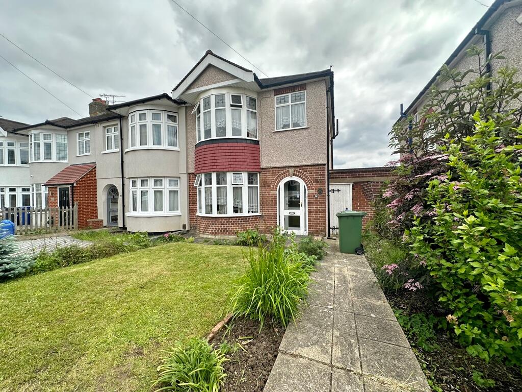 Main image of property: Toplands Avenue, RM15
