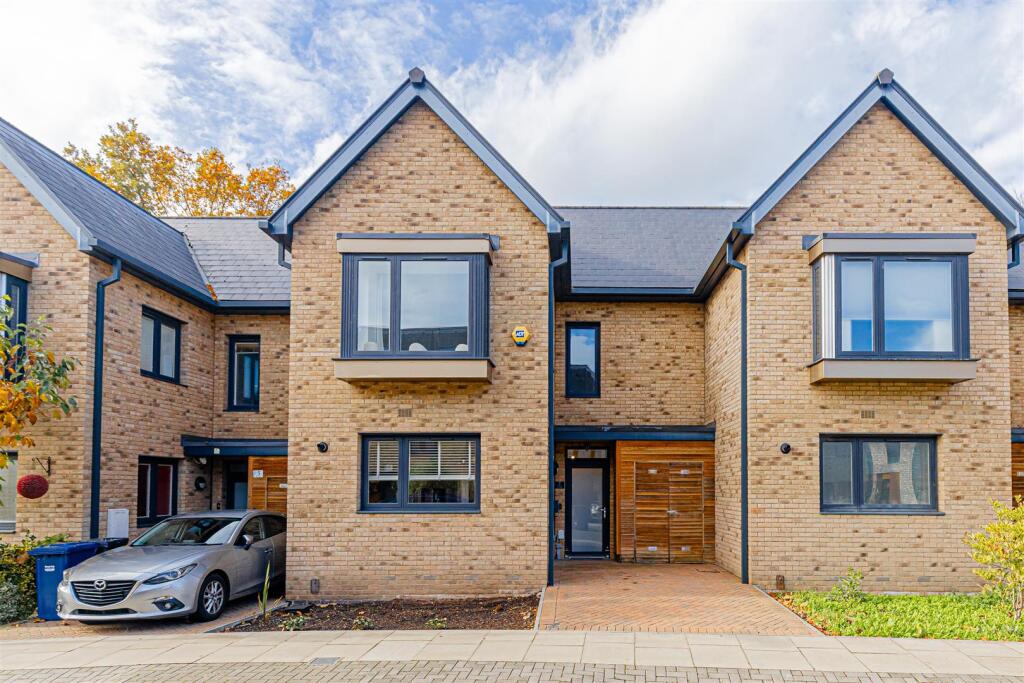 Main image of property: Sphinx Way, Barnet