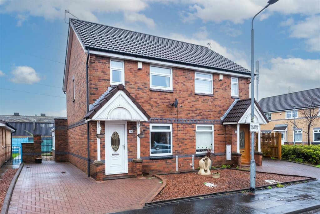 2 bedroom house for sale in Farme Castle Court, Rutherglen, Glasgow, G73