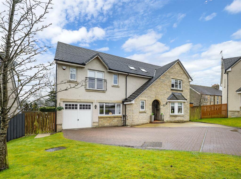 5 bedroom detached house for sale in Chestnut Walk, Strathaven, ML10