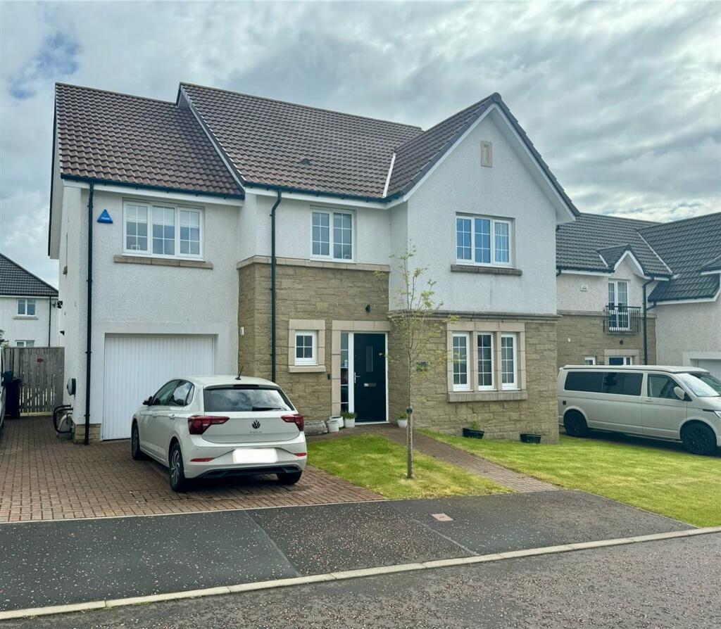 5 bedroom house for sale in Napier Crescent, Strathaven, ML10
