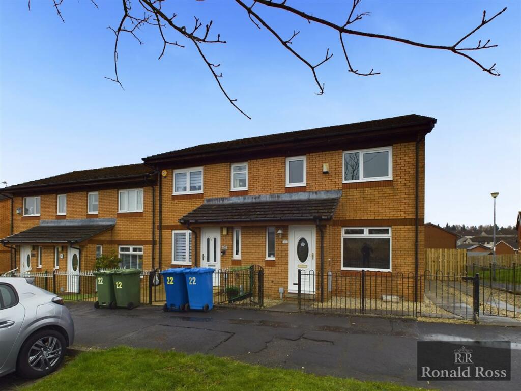 3 bedroom end of terrace house for sale in Dungeonhill Road